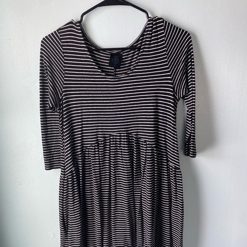 Agnes & Dora dress, black and white, knee length, 3/4 sleeve size small